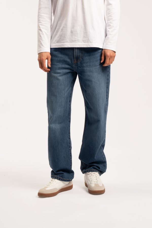 Straight Fit Jeans - Mid Wash